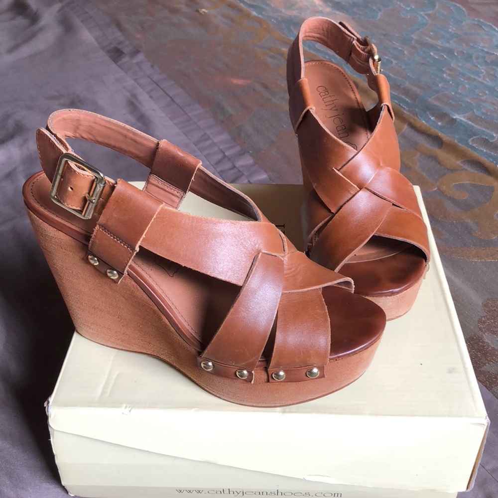 Tan / Brown Wedges